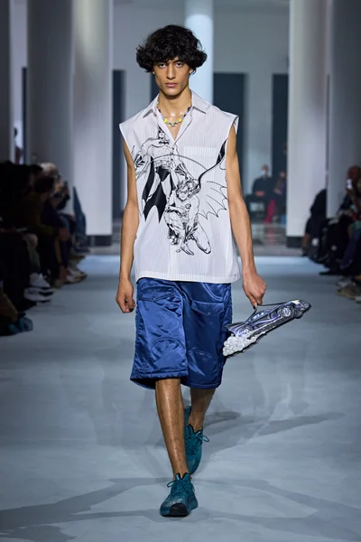 Look 35